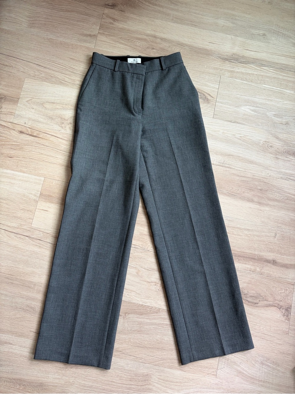 Aritzia Gray Wide-Leg Tailored Trousers
